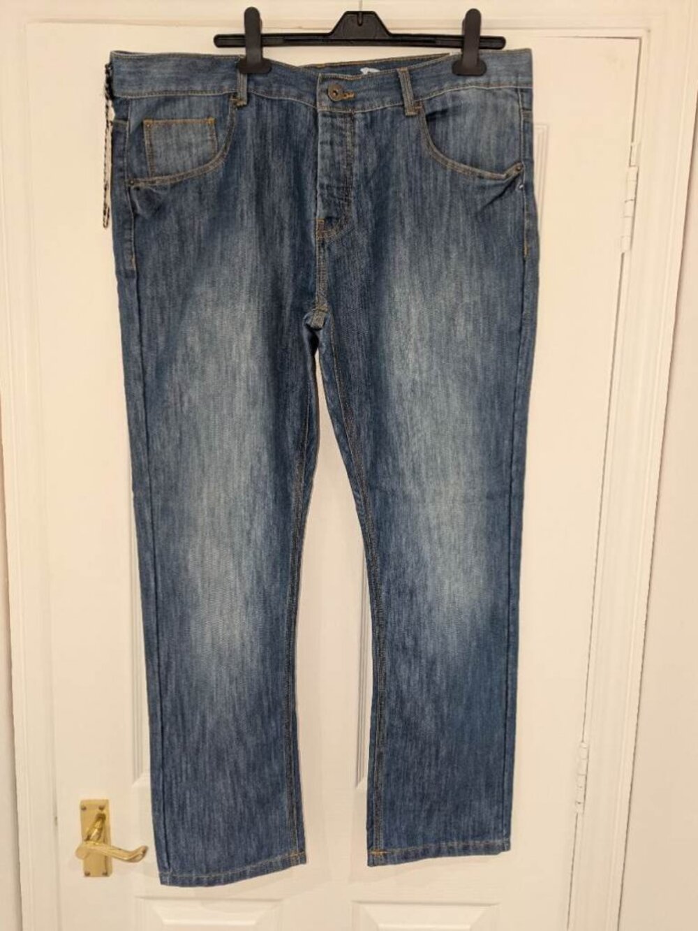 As new with tagsKangaroo Poo Mens Denim Jeans,38 W 30 L